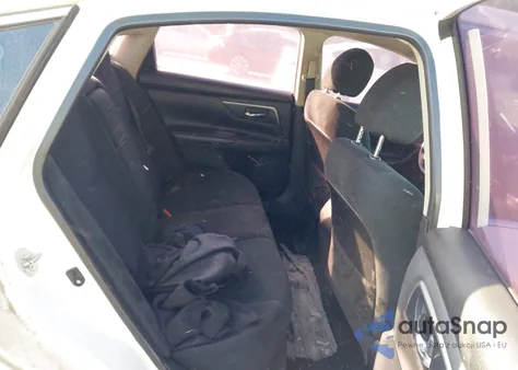 2015 Nissan Altima 2.5 Sv/2.5/2.5 S/2.5 Sl z USA, uszkodzony, nr VIN 1N4AL3AP0FN385893